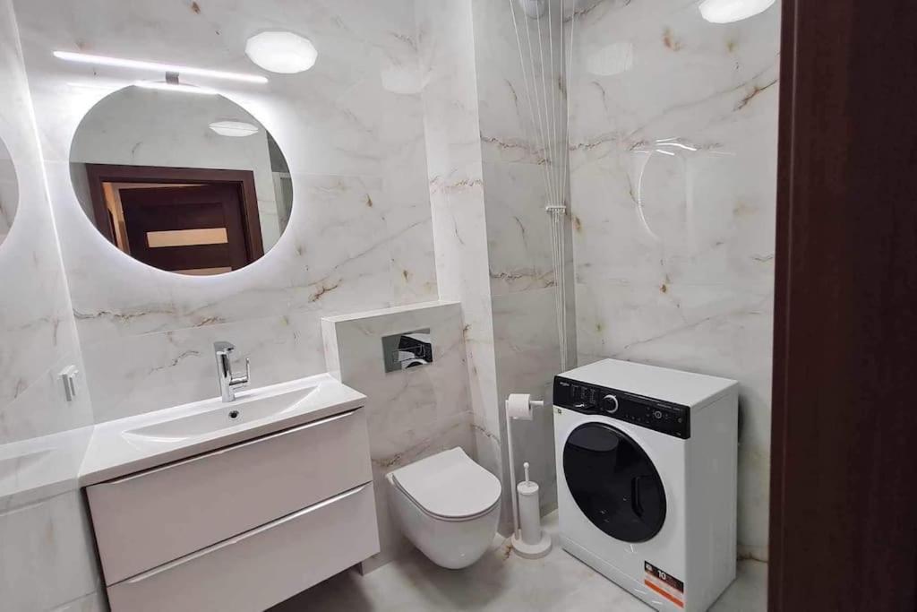 プシェムィシルMily, Nowy, Luksusowy Apartamentアパートメント エクステリア 写真